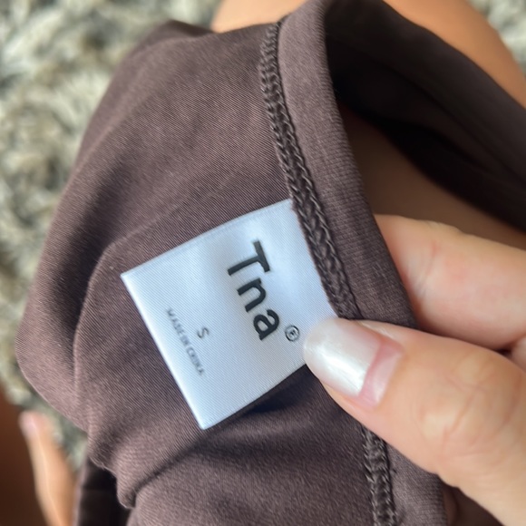 Aritzia TNA fitted dress - Picture 5 of 7